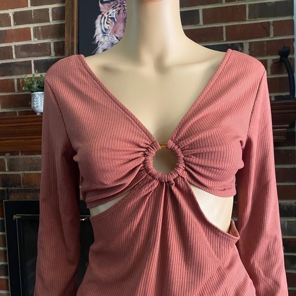 Women’s Lush V-Neck O-Ring Cutout Midi Dress Mahogany Size M new without tag - Picture 14 of 16